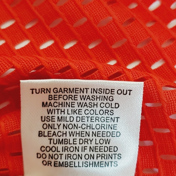 Official NBA Miami Heat Women's Team Mesh Shirt - Picture 5 of 9